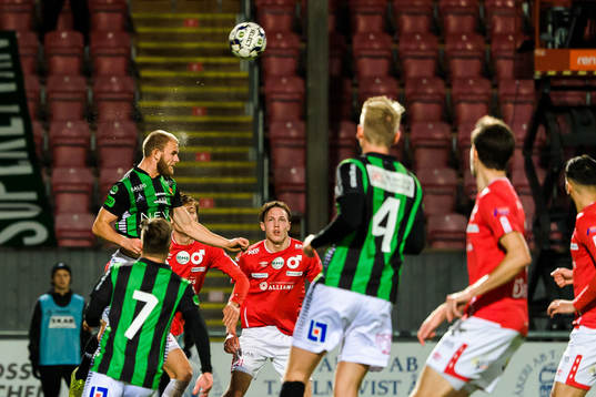 GAIS Niclas Andersén och Degerfors Adam Carlén