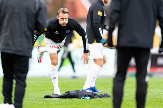 Falkenbergs Tobias Karlsson före fotbollsmatchen i