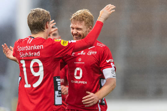 Elfsborgs Jeppe Møldrup Okkels jublar med Sivert Nilsen