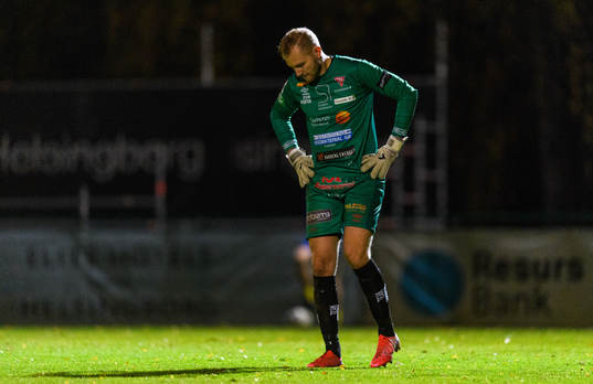 Tvååkers målvakt Johan Ekelundh deppar