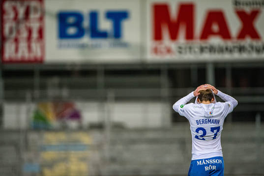 IFK Norrköpings Ísak Bergmann Jóhannesson  deppar
