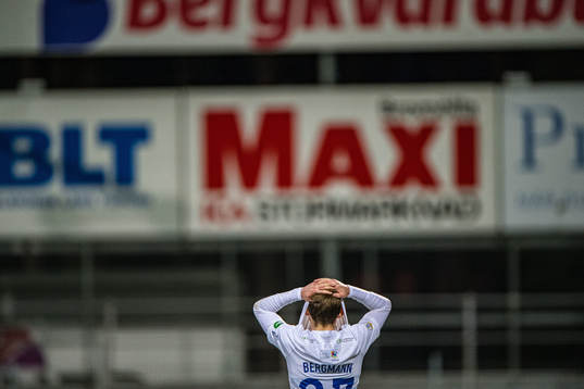 IFK Norrköpings Ísak Bergmann Jóhannesson  deppar