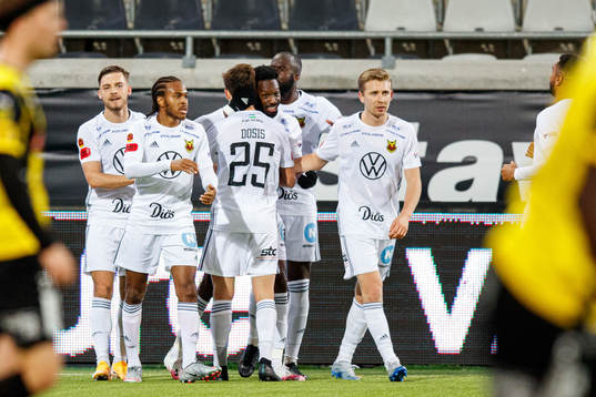 Östersunds Blair Turgott jublar