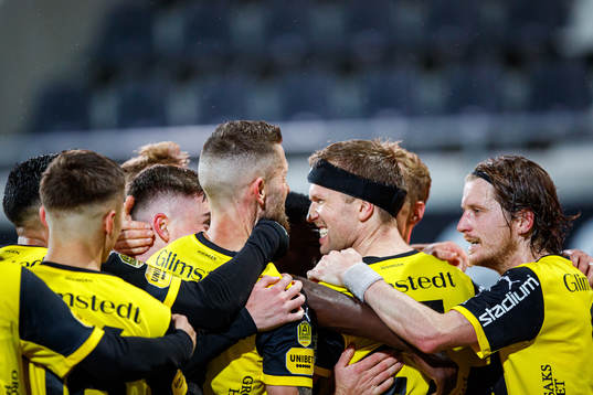 Häckens Rasmus Lindgren jublar