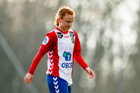 Laura Gashi of Lyn looks dejected