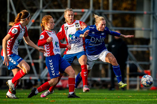 Laura Gashi of Lyn, Mimmi Löfwenius Veum of Lyn and Marie