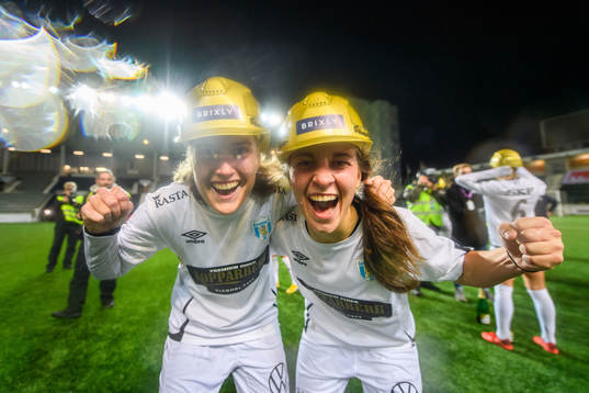Göteborgs Julia Zigiotti Olme och Filippa Angeldal  jublar