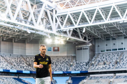s Sebastian Larsson