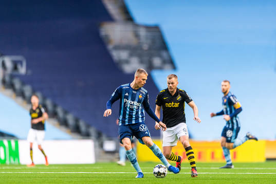 s Sebastian Larsson och Djurgårdens Jonathan Augustinsson