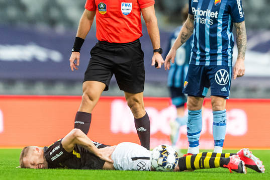 Djurgårdens Sebastian Larsson har ont