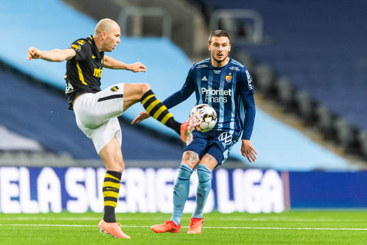 s Per Karlsson och Djurgårdens Erik Berg