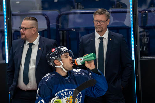 Head Coach Jukka Jalonen, FIN, Ahti Oksanen #71, FIN