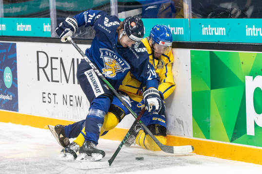 Hannes Björninen #24, FIN, Jacob Nilsson #70, SWE