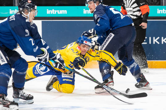 Kasper Björkqvist #20, FIN, Anton Wedin #57, SWE, Mikael