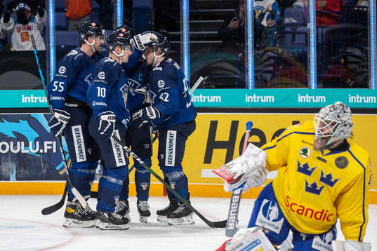 Jere Sallinen #76, FIN, Aleksi Saarela #82, FIN score 1-2,
