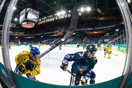 Anton Wedin #57, SWE, Hannes Björninen #24, FIN