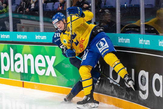 Kasper Björkqvist #20, FIN, Adam Ollas Mattsson #73, SWE