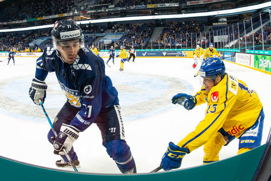 Ahti Oksanen #71, FIN, Niklas Hansson #13, SWE