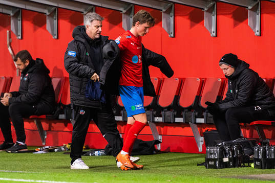 Helsingborgs Max Svensson byts ut