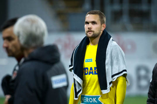 Örebros målvakt Oscar Jansson deppar