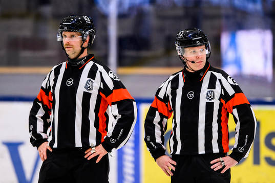 Domare Anders Sandahl och Hampus Springare