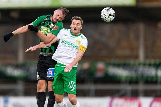 Varbergs Albert Ejupi och Hammarbys Jeppe Andersen