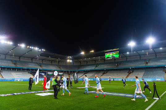 Malmö FFs  och Sirius spelare gör entré