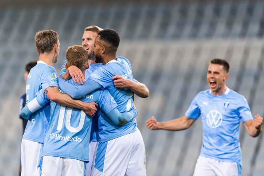 Malmö FFs  Anders Christiansen jublar med lagkamrater