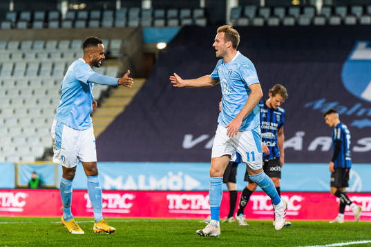 Malmö FFs  Ola Toivonen och Ola Toivonen jublar