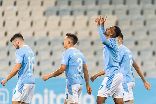 Malmö FFs  Isaac Kiese Thelin jublar