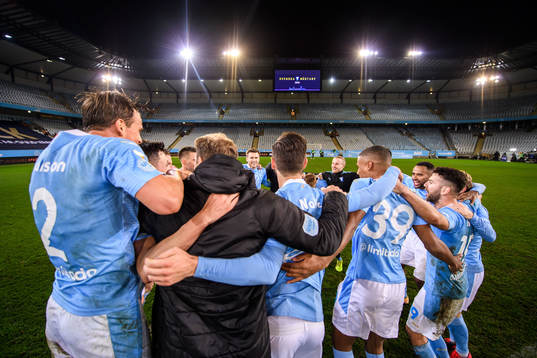 Malmö FFs spelare jublar över SM-guldet