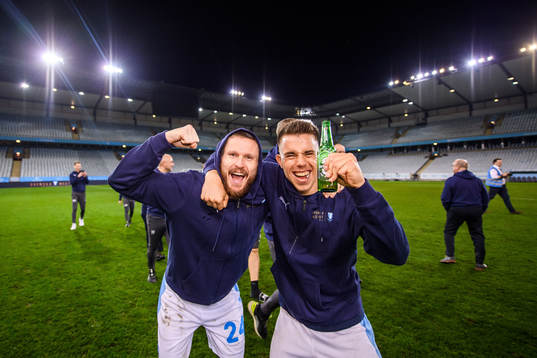 Malmö FFs Lasse Nielsen och Jonas Knudsen jublar över