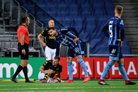 s Sebastian Larsson och Djurgårdens Erik Berg