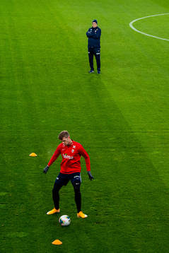 Alexander Sørloth and Lars Lagerbäck, head coach of the
