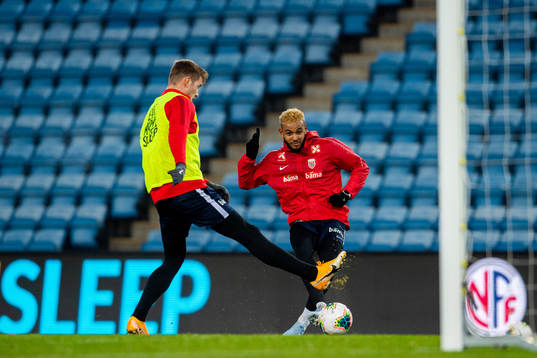 Alexander Sørloth and Joshua King of the Norwegian