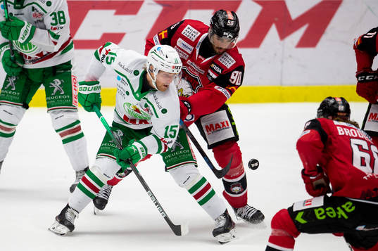 Rögles Simon Ryfors och Malmö Redhawks Joe Veleno