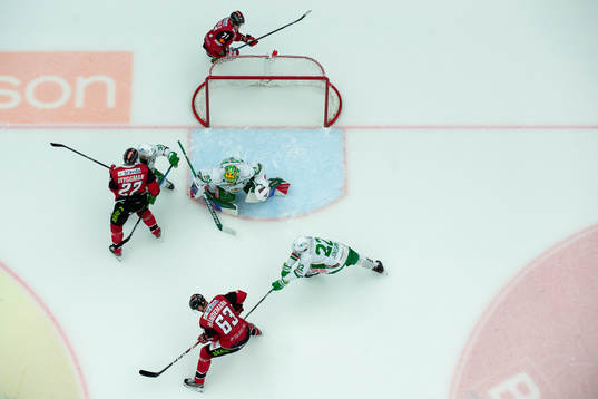 Malmö Redhawks Fredrik Händemark och Rögles Samuel