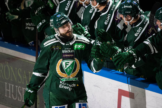 Färjestads Jesse Virtanen jublar
