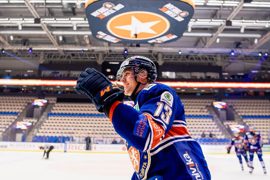 Växjös Jack Drury jublar