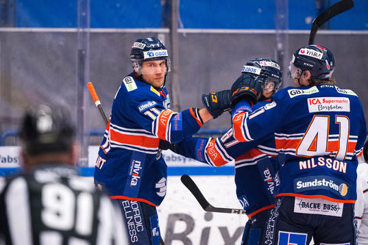 Växjös Ilari Melart jublar
