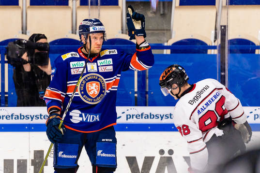 Växjös Ilari Melart jublar