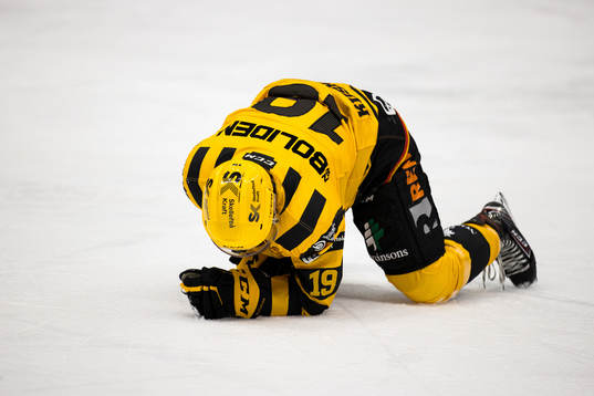 Skellefteås Tuomas Kiiskinen har ont