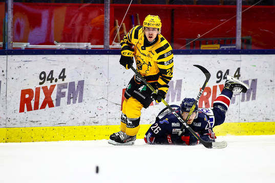 Skellefteås Andreas Wingerli och Linköpings Hampus Larsson
