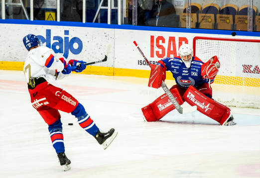 Oskarshamns målvakt Hugo Engsund och Oskarshamns Jonas