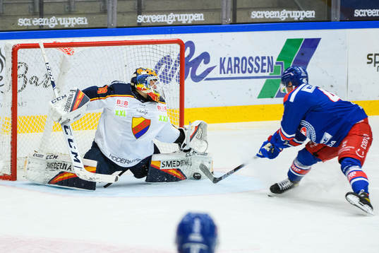 Djurgårdens målvakt Niklas Svedberg och Oskarshamns Jan