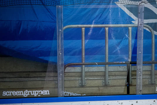 Trasigt plexiglas