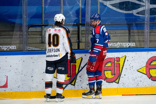 Djurgårdens Jacob Josefson och Oskarshamns Adam Janosik