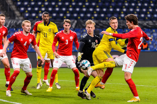 Mattias Svanberg of Sweden against goalkeeper Oliver