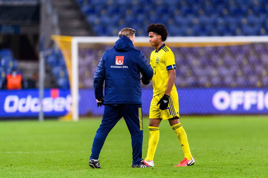 Assistant coach Peter Wettergren and Jens-Lys Cajuste of