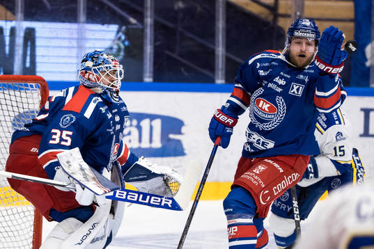Oskarshamns målvakt Joe Cannata och Oskarshamns Adam